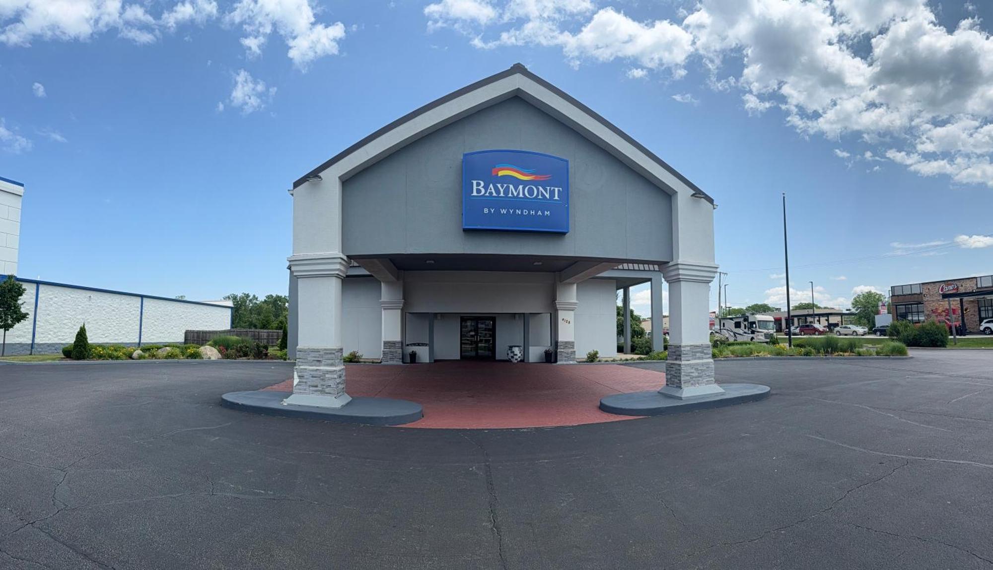 4 Budget Hotels Near Old Lighthouse Museum That Deliver Value