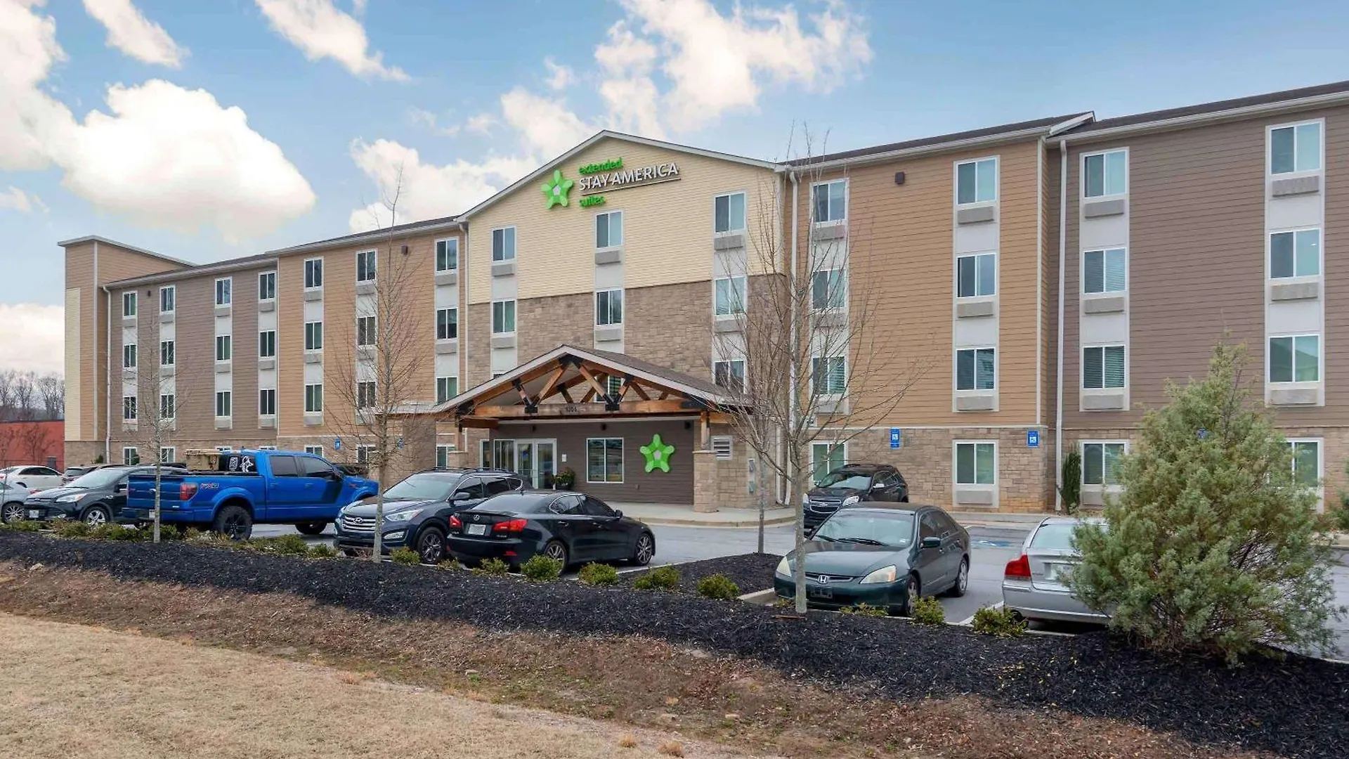 Where to Stay Near Wallace Park: 4 Budget Hotels in Austell
